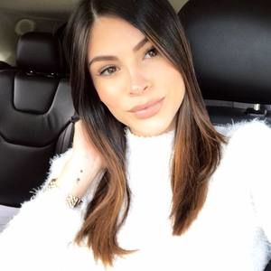 Meet your Posher, Angelique